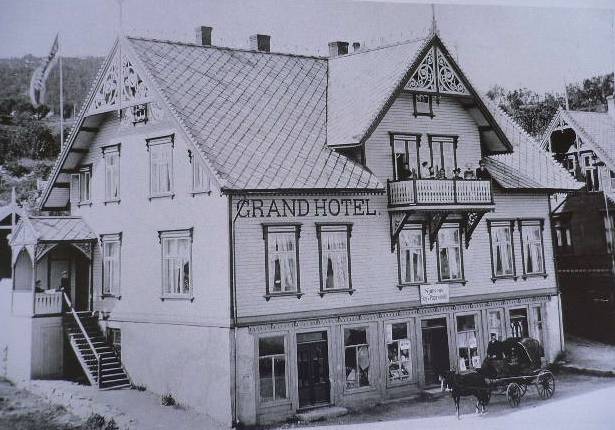 Fil:Grand Hotell, Harstad 1.jpg