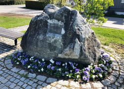 Minnestein for omkomne i Lillestrøm under det britiske nattangrepet på Kjeller 29.04.1944. Reist av Lillestrøm Historielag.